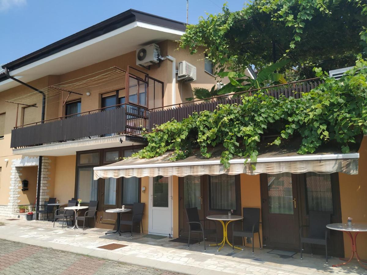 Accomodation Pertout Нова-Горица Экстерьер фото